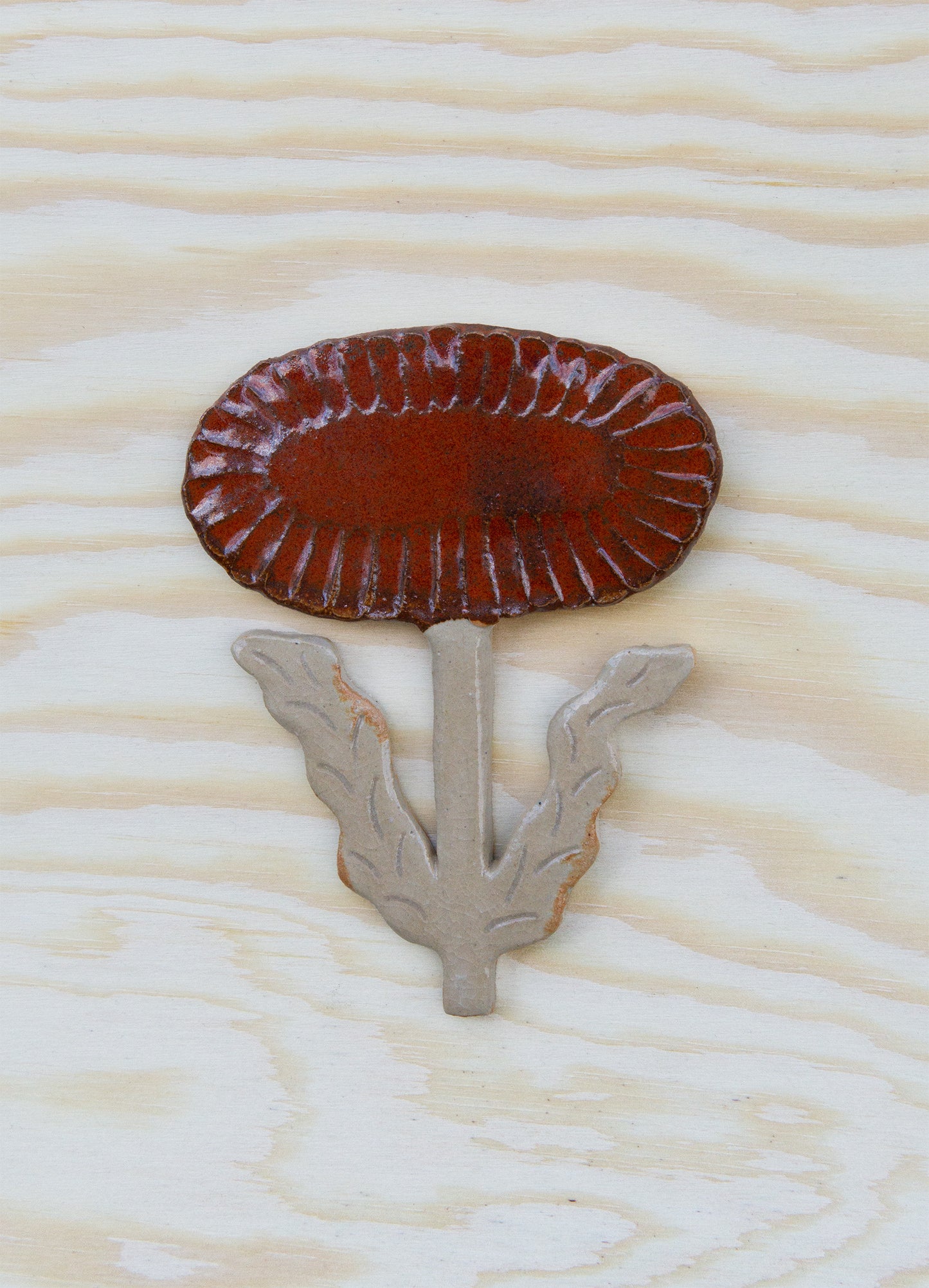 Small Flower Red Beige