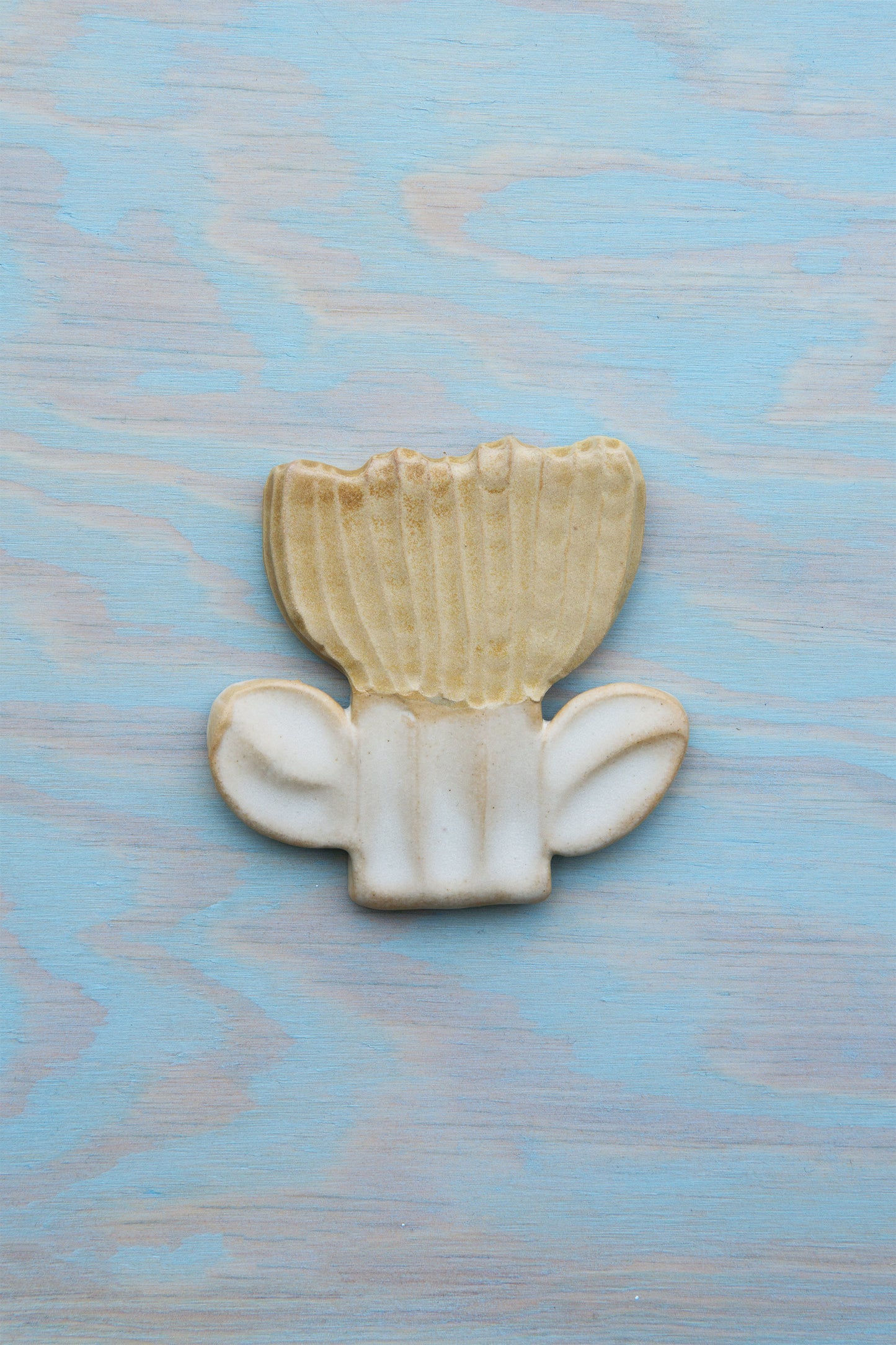 Small Flower White Beige
