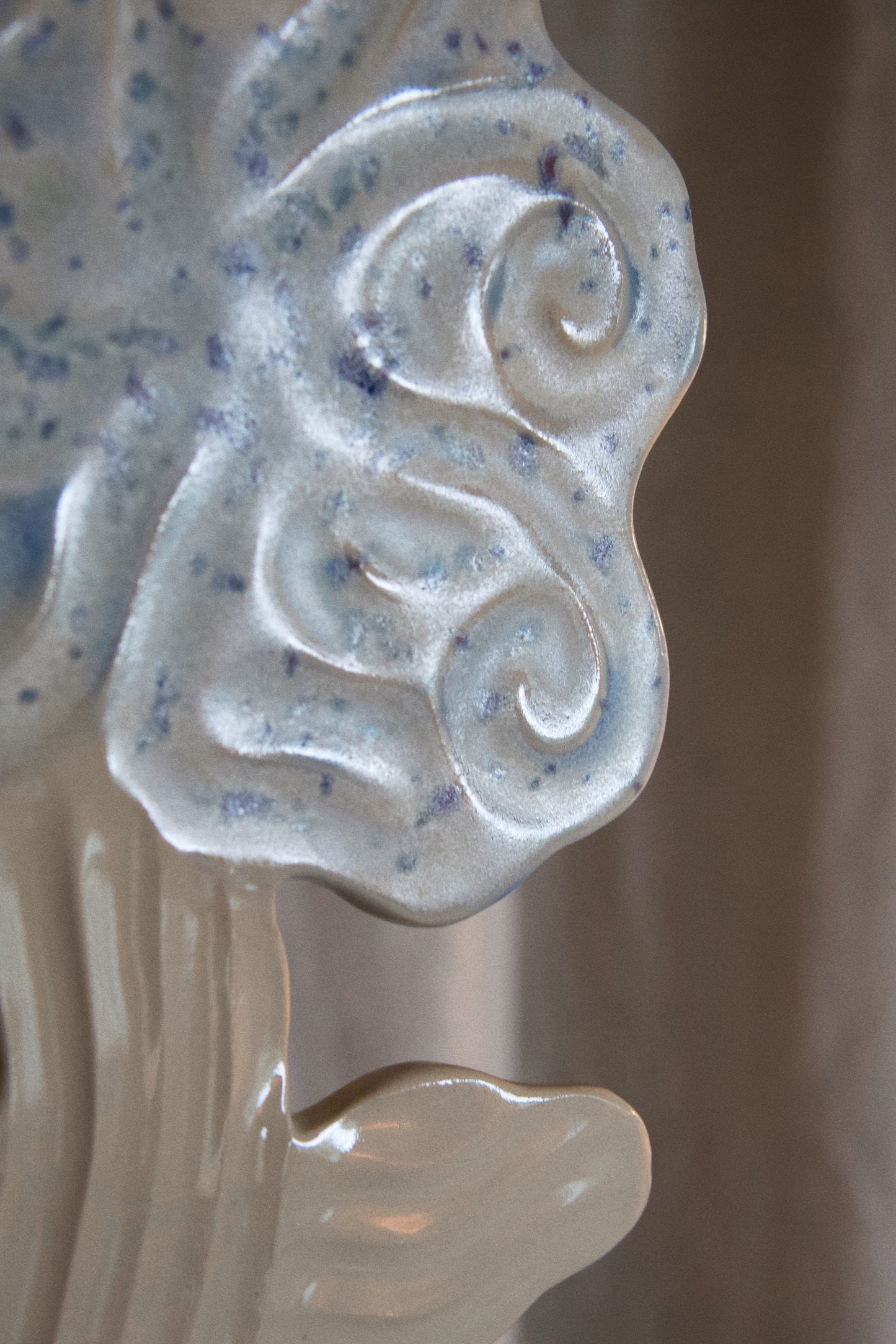 Anemone White Blue Speckled