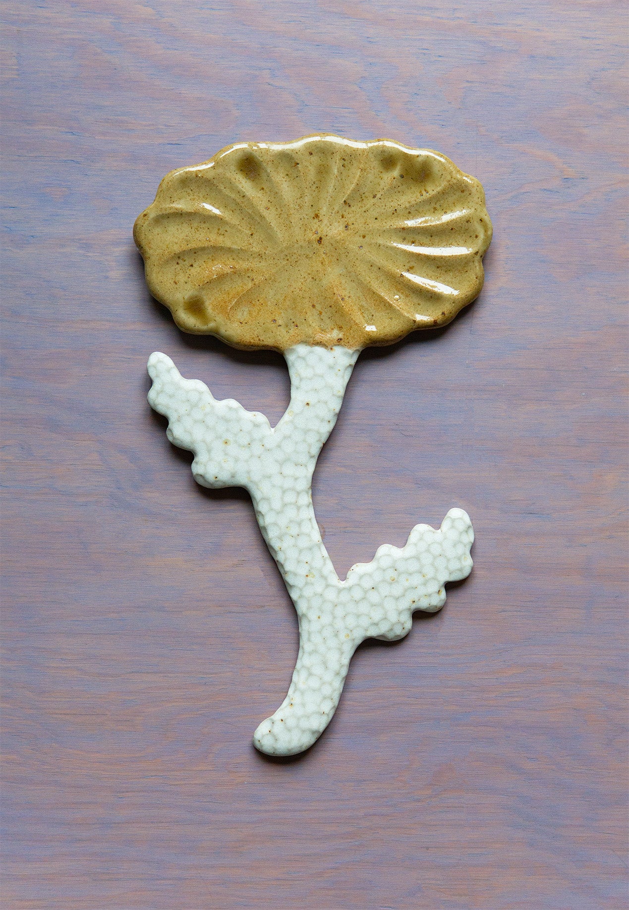Large Flower Olive White