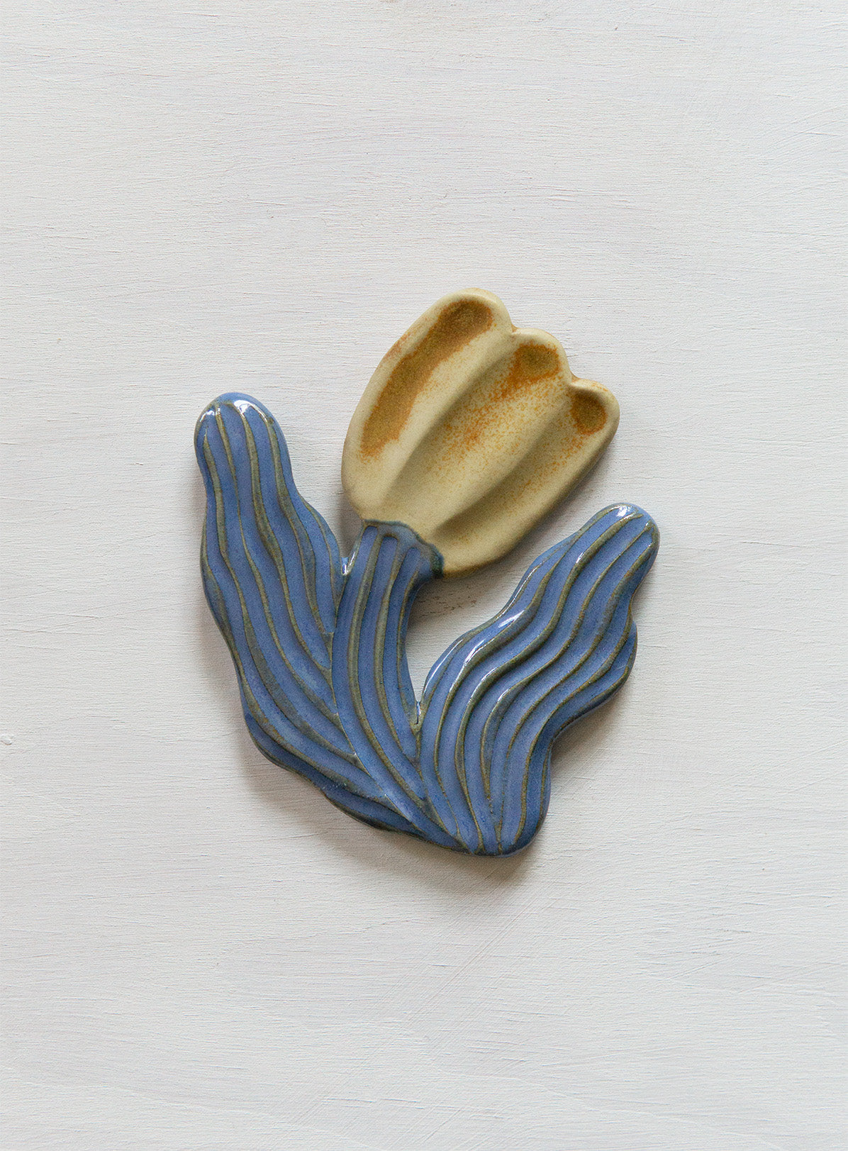 Small Tulip Beige Blue