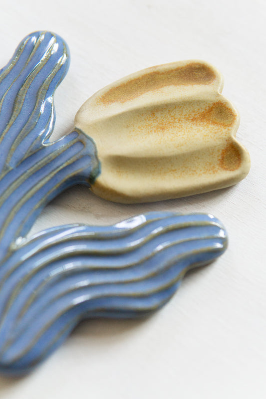 Small Tulip Beige Blue