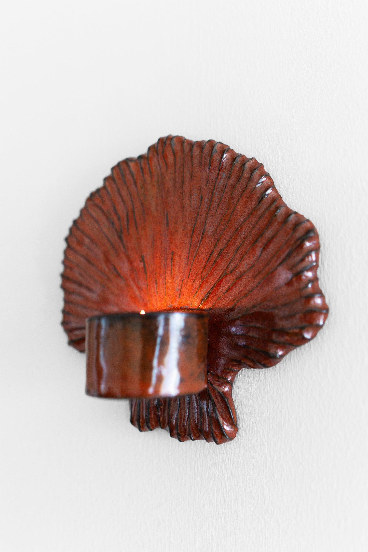 Shell Candle Holder Red