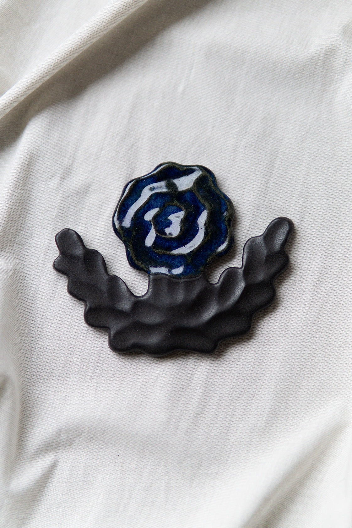 Small Rose Blue Black